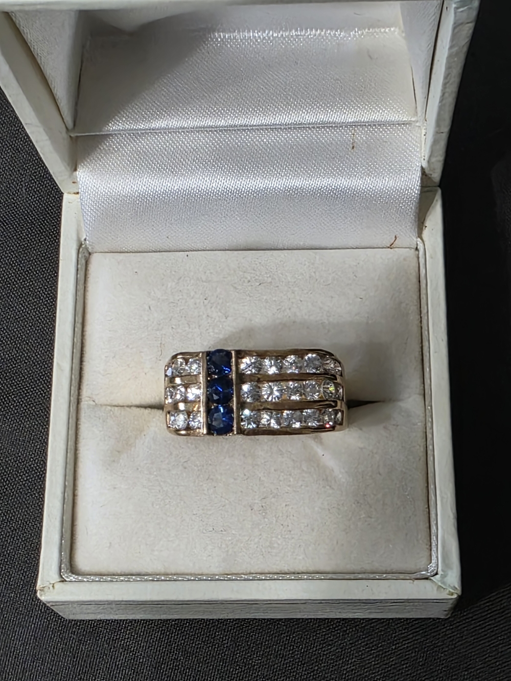 Estate - Gold Tone - Fashion Design Ring - Blue/White Stones - 406